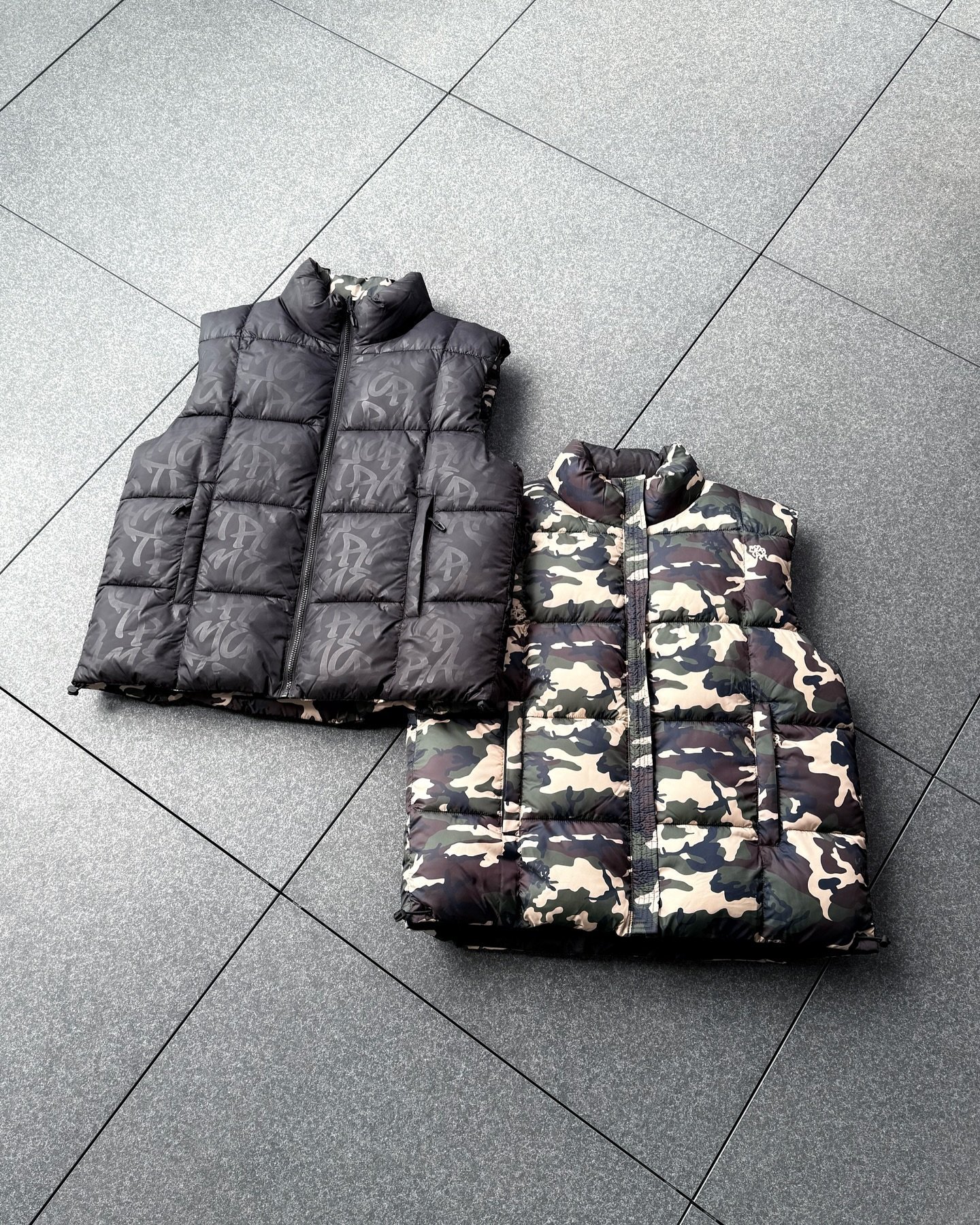497502117_18034617893641675_2770224053568827148_n.jpg MERTRA REVERSIBLE PUFFER VEST - Image 1