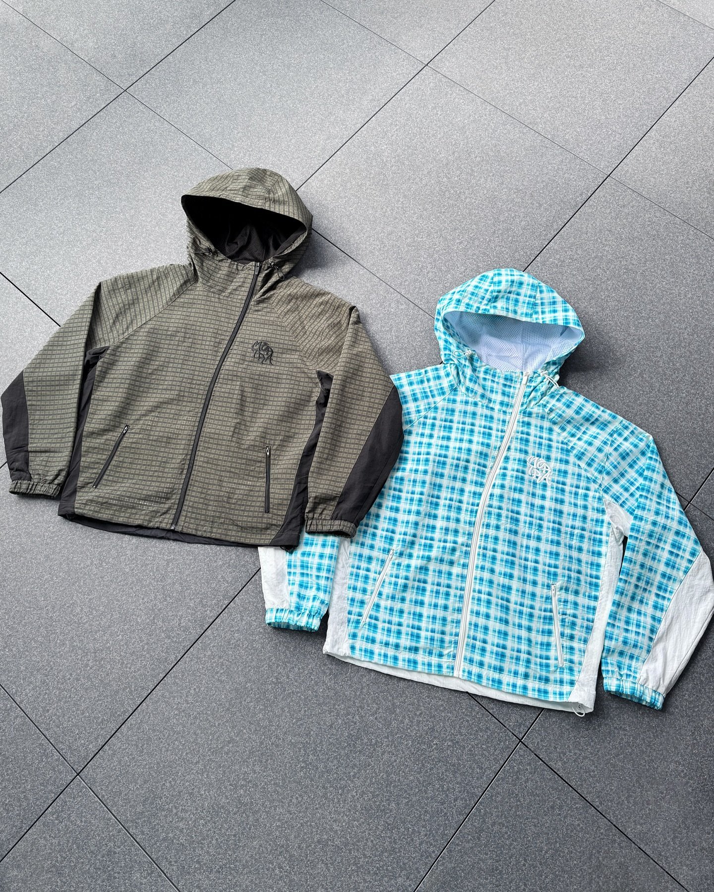 497560573_18034617875641675_8534962956869675833_n.jpg MERTRA ASYMMETRICAL PLAID JACKETS SET - Image 1